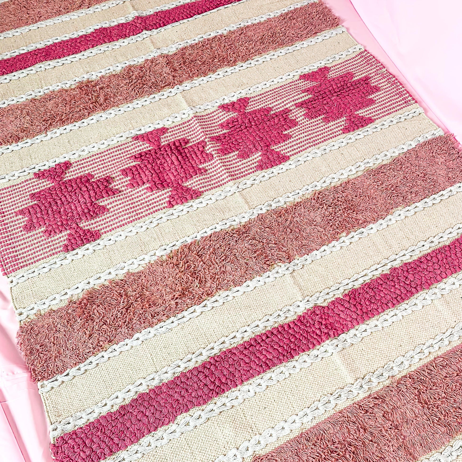 Pink Delight Cotton Rug for Home Laxhofur