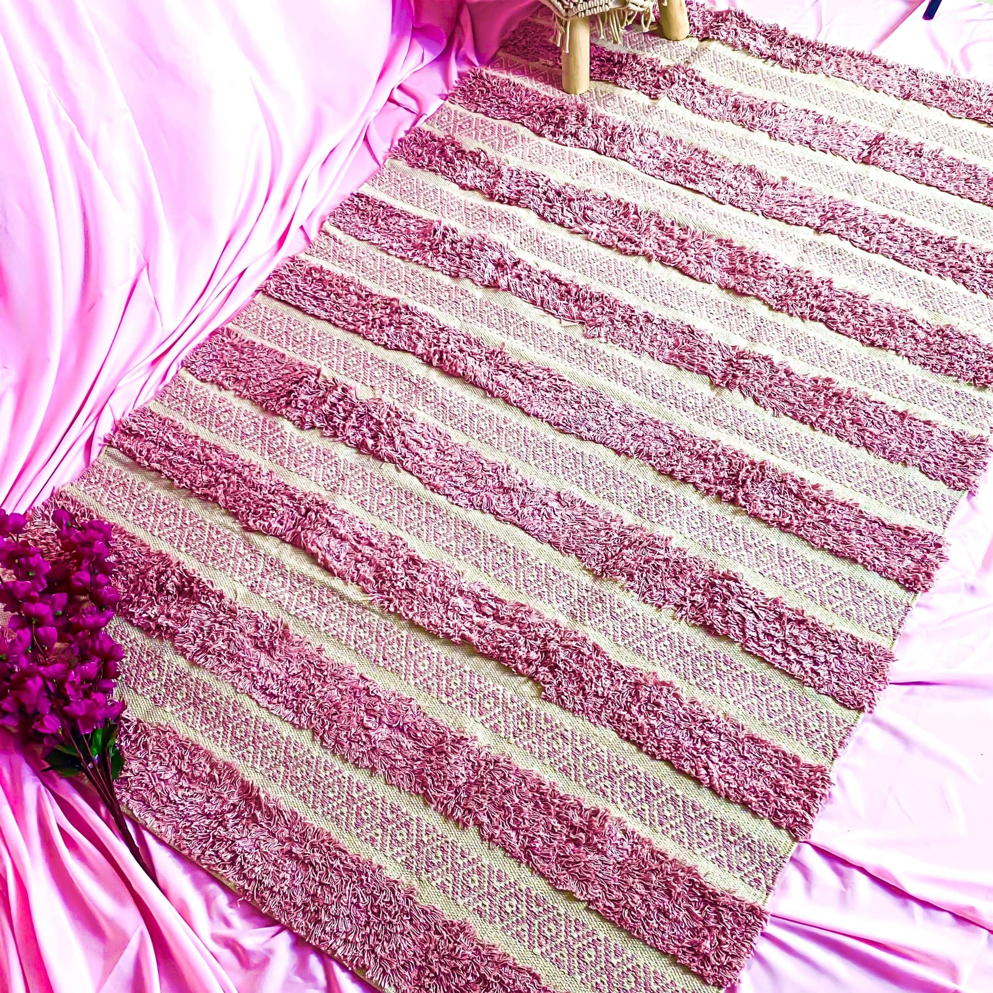 Modern Pink Cotton Rug - Stripe Pattern for Home Laxhofur