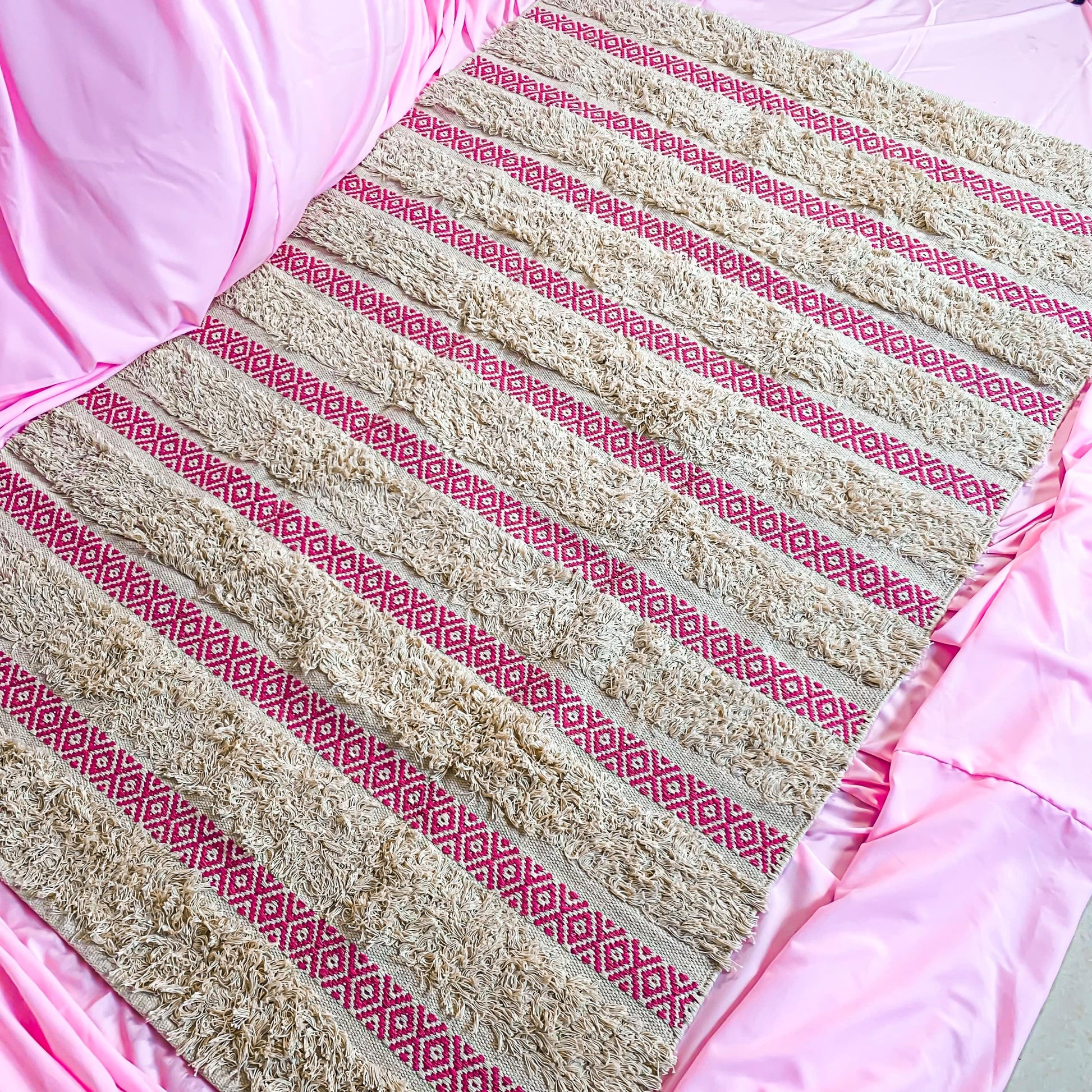 Cozy Pink Cotton Rug - Striped Design for Home Laxhofur