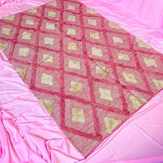 Durable Pink Cotton Rug - Diamond Pattern Laxhofur